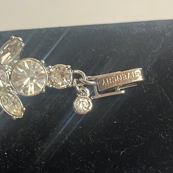 Vintage GIVENCHY rhinestone bracelet 💕 - Picture 7 of 7